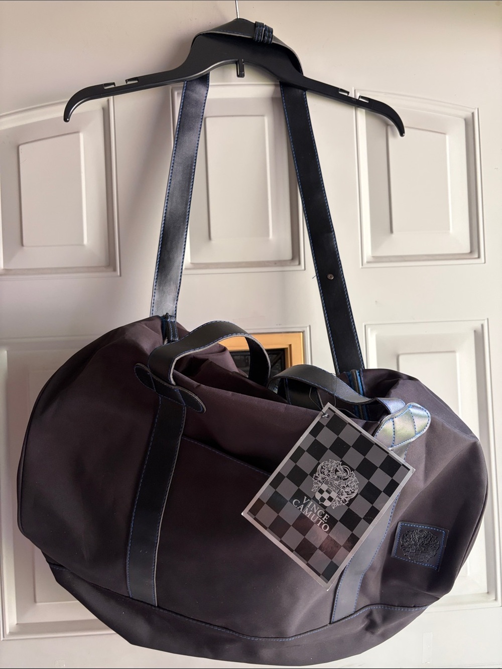 NWT Vince Camuto Black Large Duffle Bag / Sac Gym Travel Bag With Shoulder Strap